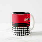 Monogramm Schwarz-weißer Hahnentrittmuster individ Zweifarbige Tasse (VorderseiteRechts)