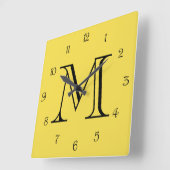 Monogramm schwarze Skriptnummern auf gelbem Uhrwer Quadratische Wanduhr (Winkel)