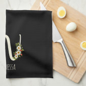 Monogramm schwarzes Küchentuch als Einzugsgeschenk (Viertel Falte)