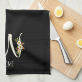 Monogramm schwarzes Küchentuch als Einzugsgeschenk (Viertel Falte)
