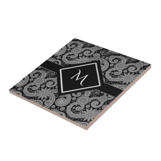 Monogramm schwarzes Paisley Fliese (Seite)