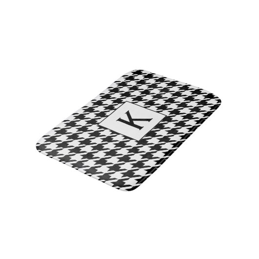 Monogramm Schwarzweiß-Hahnentrittmuster-Muster Badematte (Schrägansicht)