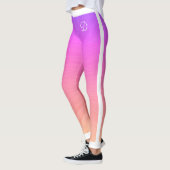 Monogramm seitliche Streifen auf glänzend rosa Tex Leggings (Links)