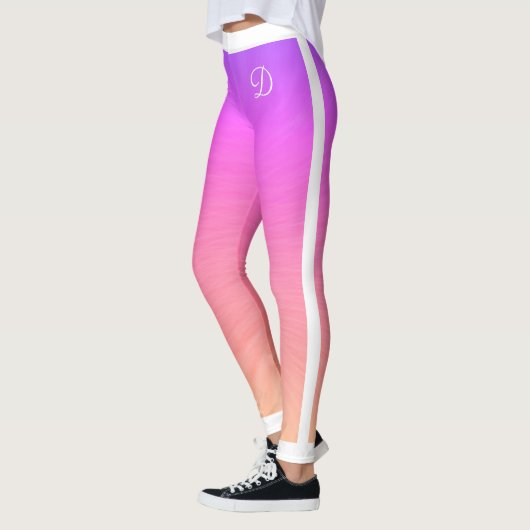 Monogramm seitliche Streifen auf glänzend rosa Tex Leggings (Links)