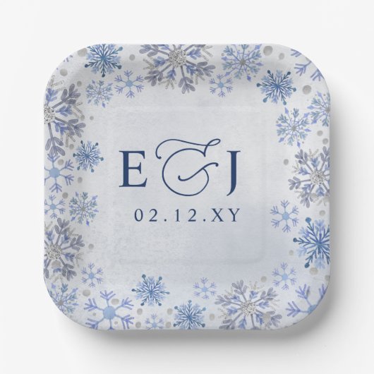 Monogramm Silber Blaue Schneeflocken Winterhochzei Pappteller (Vorderseite)