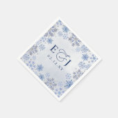 Monogramm Silber Blaue Schneeflocken Winterhochzei Serviette (Ecke)