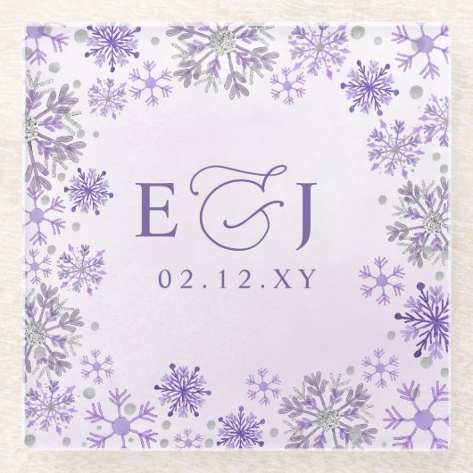Monogramm Silber Lila Schneeflocken Winterhochzeit Glasuntersetzer (Vorderseite)