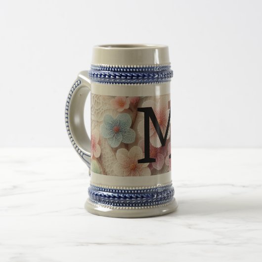 Monogramm Spitze Blütenpinke Pastellblüte Bierglas (Vorderseite Links)