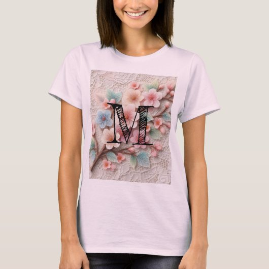 Monogramm Spitze Blütenpinke Pastellblüte T-Shirt (Vorderseite)