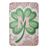 Monogramm Spitzen-grünes Kleeblatt St Patrick's Da Badematte (Vorderseite Vertikal)