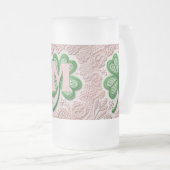 Monogramm Spitzen-grünes Kleeblatt St Patrick's Da Mattglas Bierglas (VorderseiteRechts)