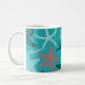 Monogramm Starfish auf türkisfarbenem Hintergrund Kaffeetasse (Links)