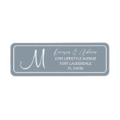 Monogramm Staubblau Hochzeit Rücksendeadressetiket (Vorne)
