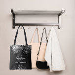 Monogramm-Stäube aus schwarzem Glitzer Tasche<br><div class="desc">Ein eleganter schwarzer Hintergrund. Dekoriert mit Imitaten silberne Glitzer Tropfen,  Farbe tropfend aussehen. Personalisieren und fügen Sie Ihren Vornamen,  Monogramm-Initialen und vollständigen Namen. Der Name wird mit einem handgeschriebenen Stilskript geschrieben.</div>