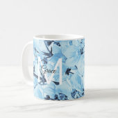 Monogramm Tasse für den blauen und weißen Kaffee (Vorderseite Links)