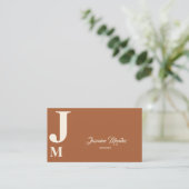 Monogramm Terrakotta-Typografie Visitenkarte (Stehend Vorderseite)