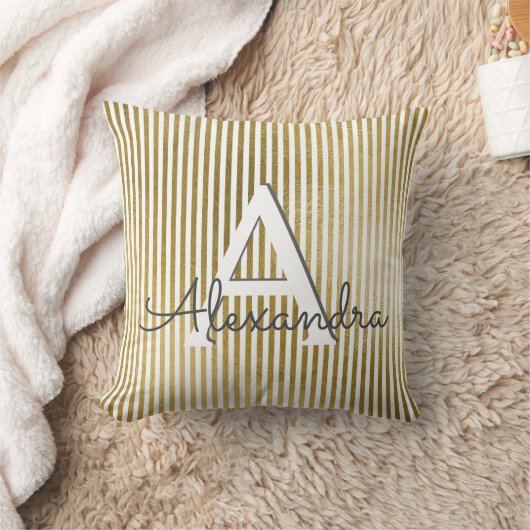 Monogramm und erste Streifen aus weißem und goldfa Kissen (Decke)