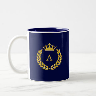 Monogramm und goldene Krone und Lorbeer auf Navybl Zweifarbige Tasse