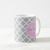 Monogramm und Name der Girly Gray Quatrefolie Kaffeetasse (VorderseiteRechts)