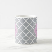 Monogramm und Name der Girly Gray Quatrefolie Kaffeetasse (Mittel)