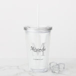 Monogramm und Name der personalisierten Bridesmaid Acryltrinkbecher<br><div class="desc">Personalisierte Bridesmaids-Geschenke zeigen personalisierten Namen von Brautjungfrau im Stil von grauen klassischen Skripten und Monogramm in hellgrau-klassischen Serif-Schriftart als Hintergrund mit Titel und Hochzeitsdatum in grau klassischen Serif-Schriftart Stil. Auch perfekt für die Trauzeugin,  Blumenmädchen,  Brautmutter und vieles mehr.</div>