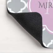 Monogramm und Name des Girly Grey Quatrefolie Lave Mousepad (Ecke)