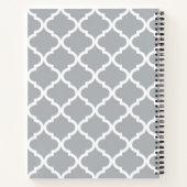 Monogramm und Name des Girly Grey Quatrefolie Lave Notizbuch (Rückseite)