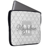 Monogramm und Name des hübschen Grau-Damaselmuster Laptopschutzhülle (Vorne Rechts)
