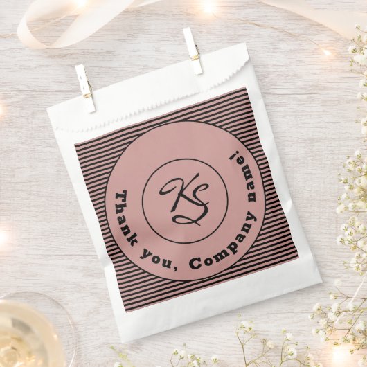 Monogramm- und Papiertüte aus schwarzrosa Streifen Geschenktütchen (Ausgeschnitten)