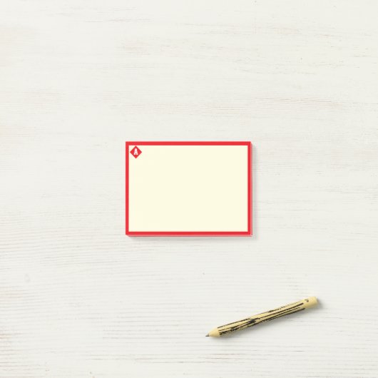 Monogramm und roter Rahmen für Elfenbein Post-it Klebezettel (Auf Schreibtisch)