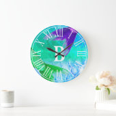 Monogramm von Mermaid-Schwänzen und Skalen Große Wanduhr (Zuhause)