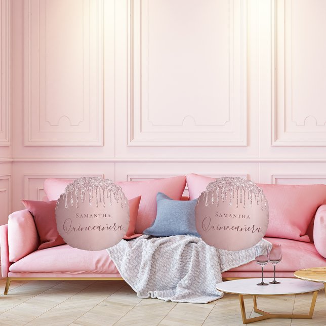 Monogramm von Rosa-Tropfen aus Quinceanera Rundes Kissen (Von Creator hochgeladen)