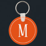 Monogramm Weiß auf Bright Orange Schlüsselanhänger<br><div class="desc">Ein Schlüsselanhänger mit weißem Monogramm auf hellorangefarbenem Hintergrund. Passen Sie den Schlüsselanhänger mit Ihren eigenen Initialen oder Initialen,  Farben,  u.a. an.</div>