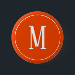 Monogramm-Weiß auf Leuchtorange-rundem Knopf Button<br><div class="desc">Ein runder Knopf mit einem weißen Monogramm auf einem Leuchtorangehintergrund. Fertigen Sie den Knopf mit Ihrer eigenen Initiale oder Initialen,  Farben,  unter anderen Wahlen besonders an.</div>