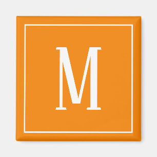 Monogramm Weiß auf Orange Quadrat Magnet