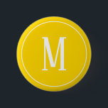 Monogramm Weiß mit goldgelber Rundtaste Button<br><div class="desc">Ein runder Knopf mit weißem Monogramm auf goldgelbem Hintergrund. Passen Sie die Schaltfläche mit Ihren eigenen Initialen oder Initialen,  Farben,  unter anderem. an.</div>