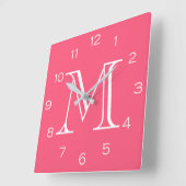 Monogramm weiße Zahlen auf rosa Wccn Quadratische Wanduhr (Winkel)