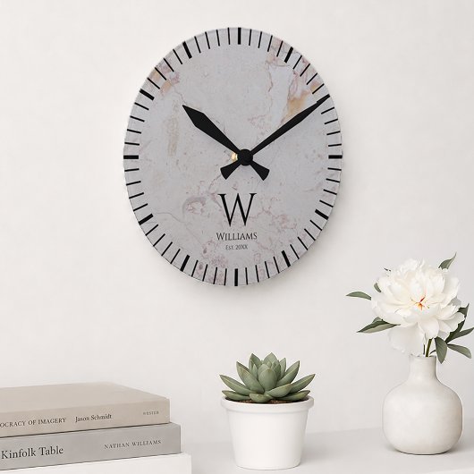 Monogramm weißer Marmor schwarze Initiale & benutz Runde Wanduhr