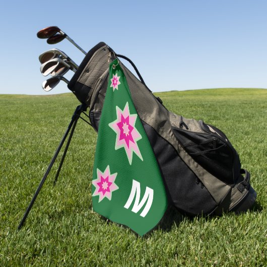 Monogramm Whimsical Rosa Grüne Seerosen Golfhandtuch (Gras)