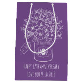 Monogramm-Wildblumen-Blumenstrauß Mittlere Geschenktüte (Rückseite)