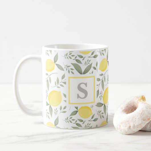 Monogramm Zitronen und Blätter Kaffeetasse (Mit Donut)