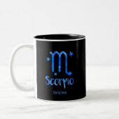 Monogramm, Zodiac-Zeichen, Scorpio, Blaugalaxie Zweifarbige Tasse (Links)