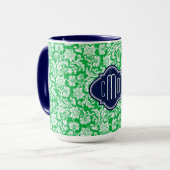 Monogrammatikalische Bright Green & White Floral D Tasse (Vorderseite Links)