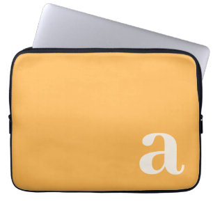 Monogrammbuchstabe Gelb-Orange Minimalistisch Laptopschutzhülle