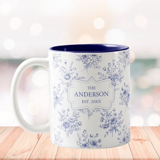 Monogrammed Classic Blue Flowers Floral Pattern Zweifarbige Tasse