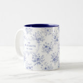 Monogrammed Classic Blue Flowers Floral Pattern Zweifarbige Tasse (Vorderseite Links)