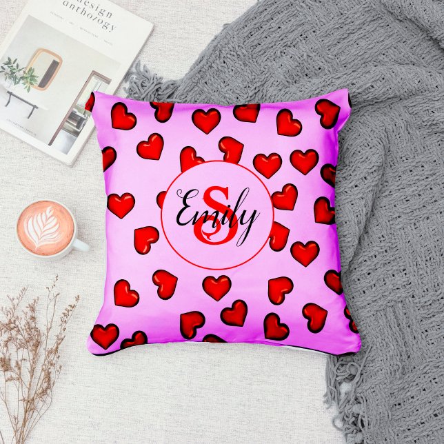 monogrammed stylish Red heart pattern on purple Kissen (Von Creator hochgeladen)