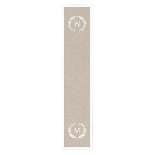 Monogrammierte Beige Imitate Linen & White Kranz Kurzer Tischläufer (Vorderseite)