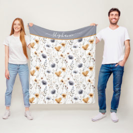 Monogrammierte Blaugrau Beige Weiß Boho Floral  Fleecedecke