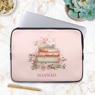 Monogrammierte Bücher und alte rosa Rosen Laptopschutzhülle